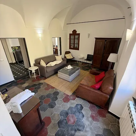 House Overseas * Riva Ligure
