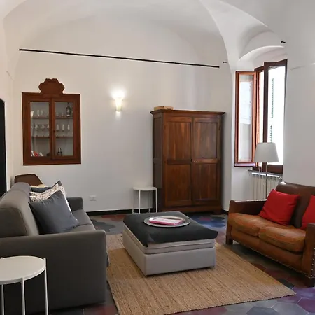 House Overseas * Riva Ligure