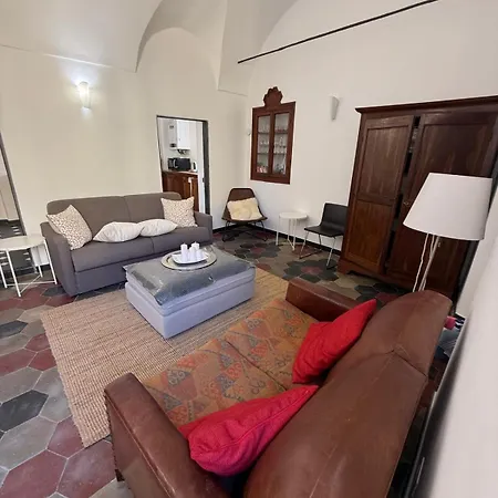 House Overseas Riva Ligure