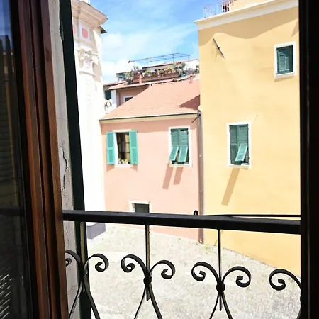 House Overseas * Riva Ligure