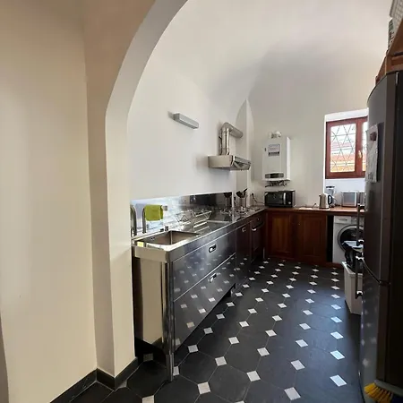 House Overseas Riva Ligure