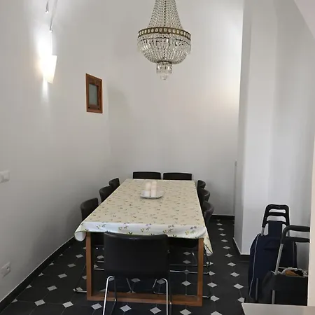 Nyaraló House Overseas *