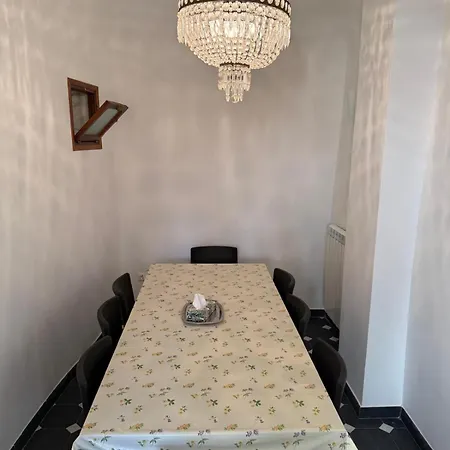 House Overseas Riva Ligure