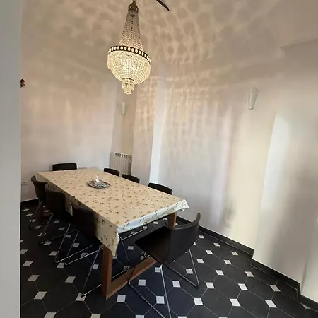 House Overseas * Riva Ligure