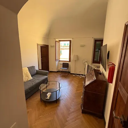House Overseas Riva Ligure