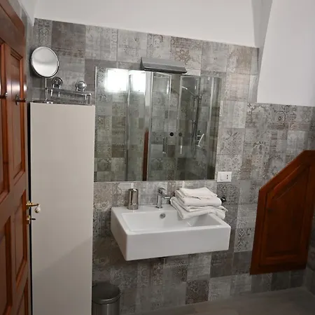 House Overseas Riva Ligure
