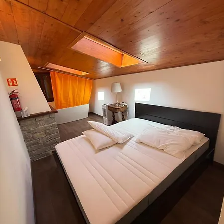 Nyaraló House Overseas