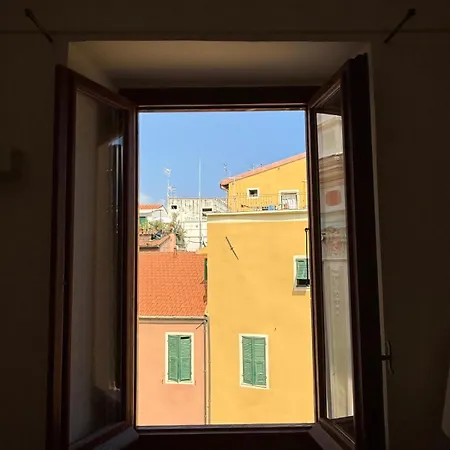 House Overseas * Riva Ligure