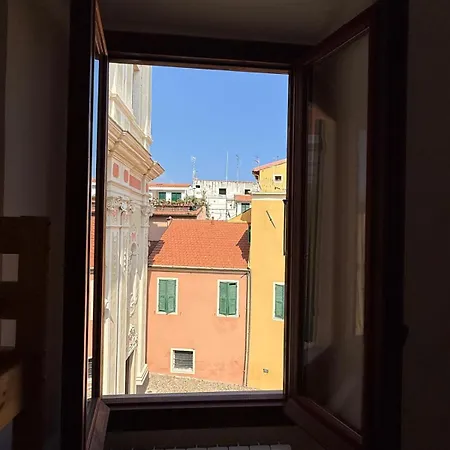 House Overseas Riva Ligure