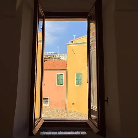 House Overseas * Riva Ligure